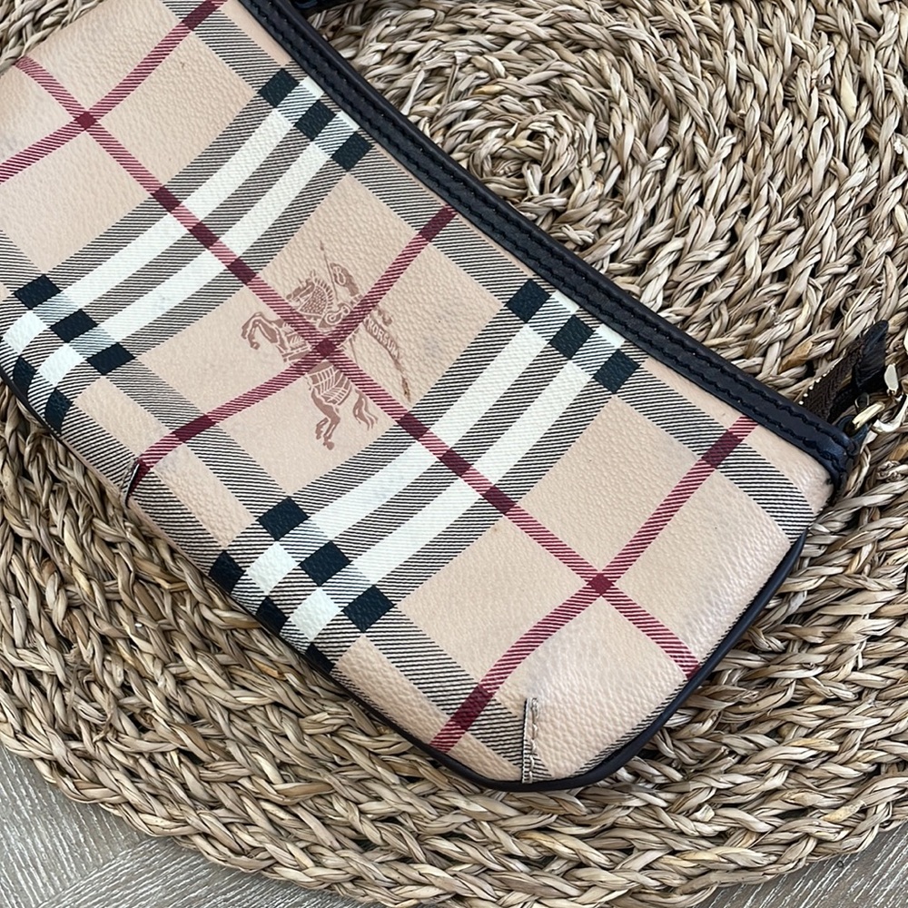Burberry mini Clara wristlet pochette - Picture 7 of 16